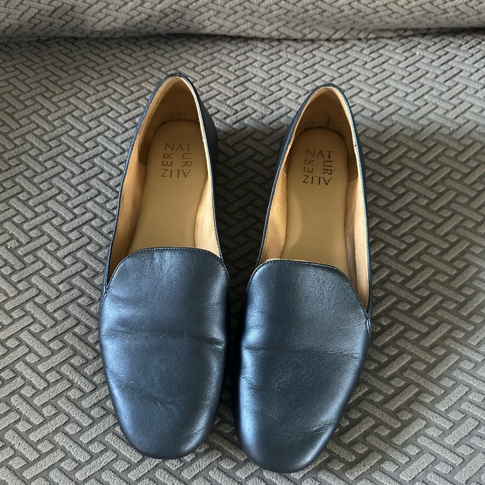 Size 8 Naturalizer Metallic Blue Flat